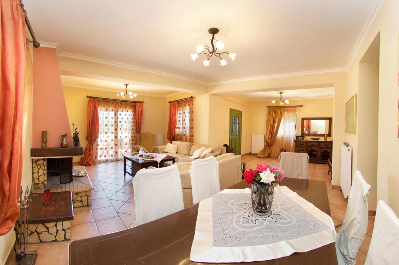 Iliachtides Villas Karavomylos Pokoj fotografie